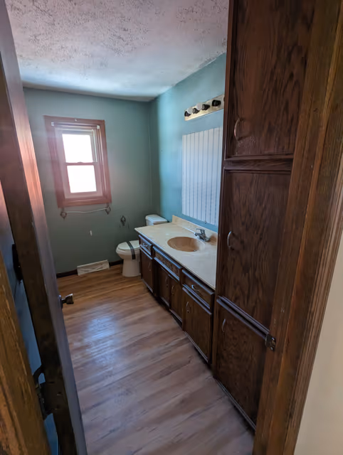 Before — main bathroom — St. Cloud, MN remodel by Simply Enhanced Homes