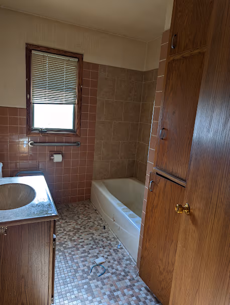 Before — main bathroom — St. Cloud, MN remodel by Simply Enhanced Homes